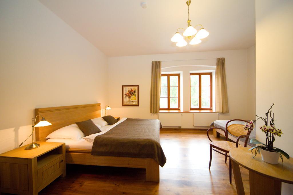 Penzion Stara Vapenka Svinna Exterior photo
